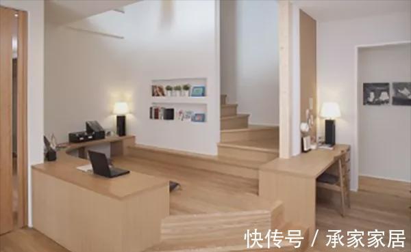 齐家云云|日本人楼梯的花样就是多,围楼梯口打圈地台,人人都能有个小书桌