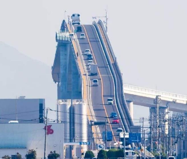 基建|比日本过山车大桥更变态，没人能阻止明日之后这群建筑师了