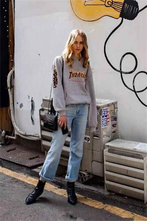 2021流行这样穿：卫衣＋短靴，搭风衣、西装气质又高级，值得借鉴