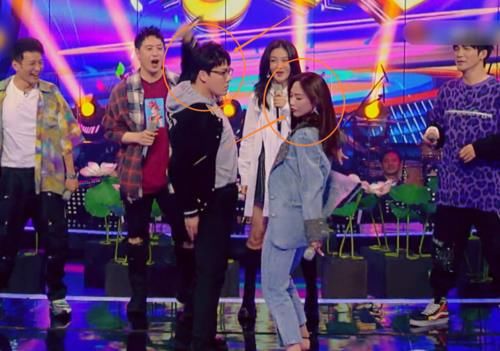  要说|王霏霏在节目斗舞，镜头特写她甩头发模样，任谁看了都要说声好绝