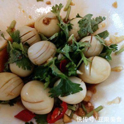 简单省事懒人菜凉拌鹌鹑蛋,一次就上瘾