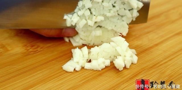 早餐|早餐不用出去买了，教你新做法，比面包还松软，比包子还香，解馋