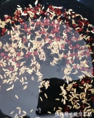 红豆|每天一碗养颜的牛奶杂粮粥,面膜都省了