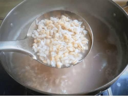 中老年人|49岁大叔，每天吃3粒维E消散肺结节，5个月后他的肺怎么样了？