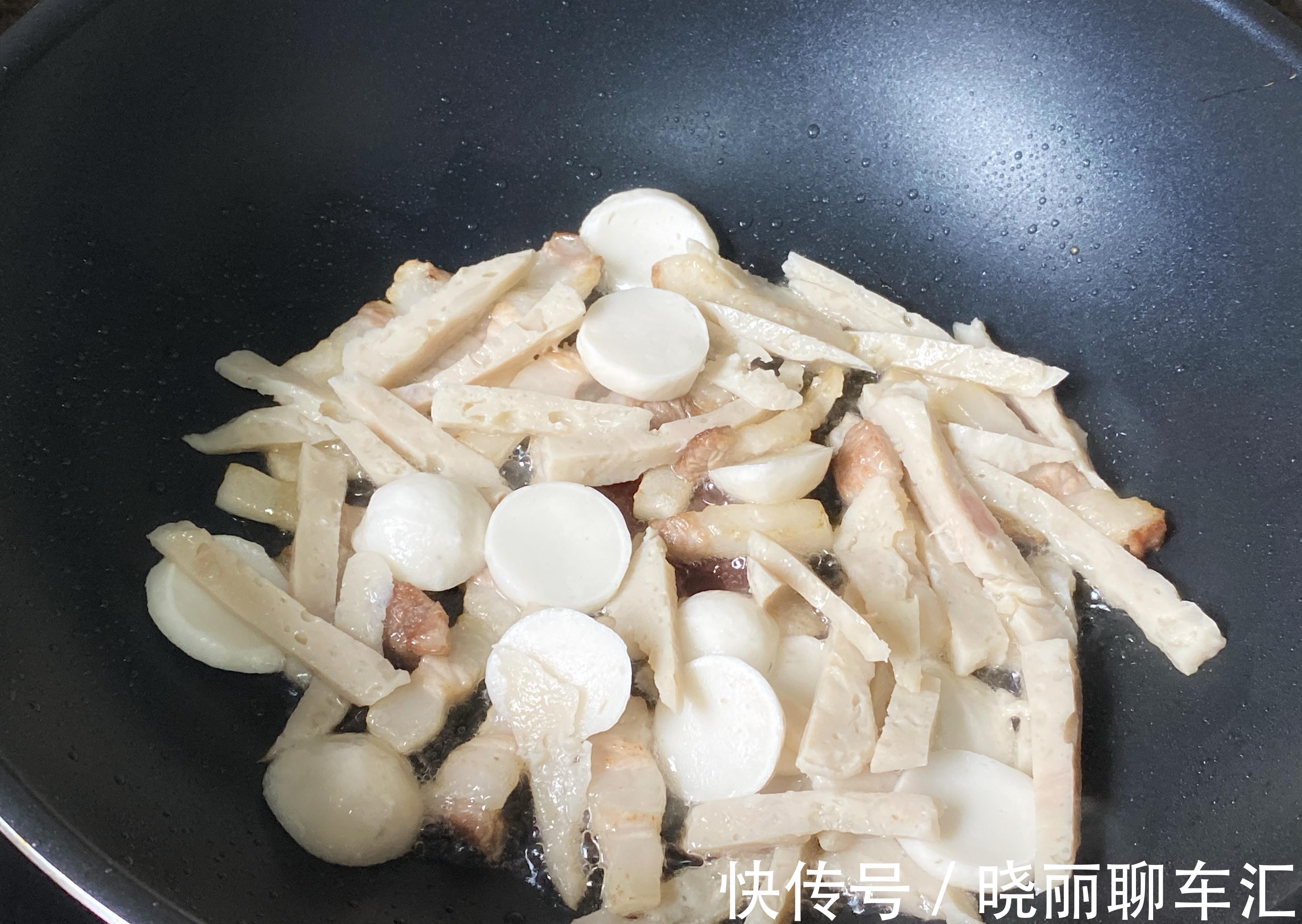 煮面条，最忌水开下锅，掌握3个技巧，面条筋道又爽滑，真好吃