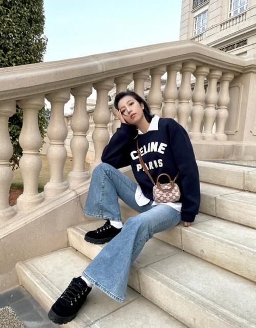 毛衣怎么穿才不显“平庸”?教你这四个搭配公式,既时髦又实用