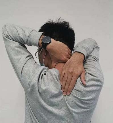 中医新语|中医新语丨一个简单动作，帮你缓解颈部不适