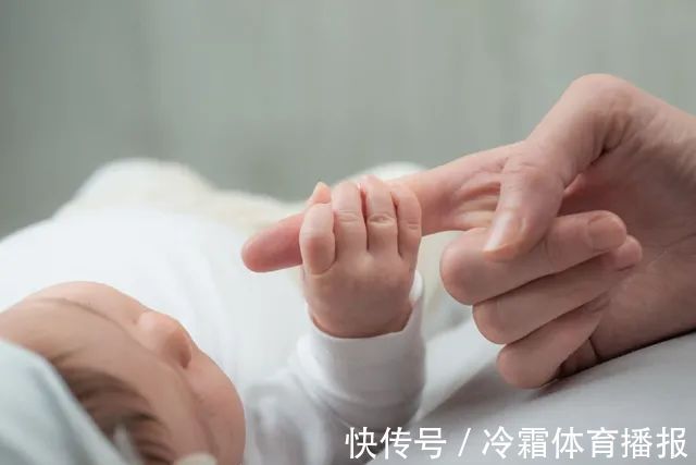 新生儿|宝宝湿疹反复太难缠,妈妈好心疼,对付宝宝湿疹弄懂这些很有必要