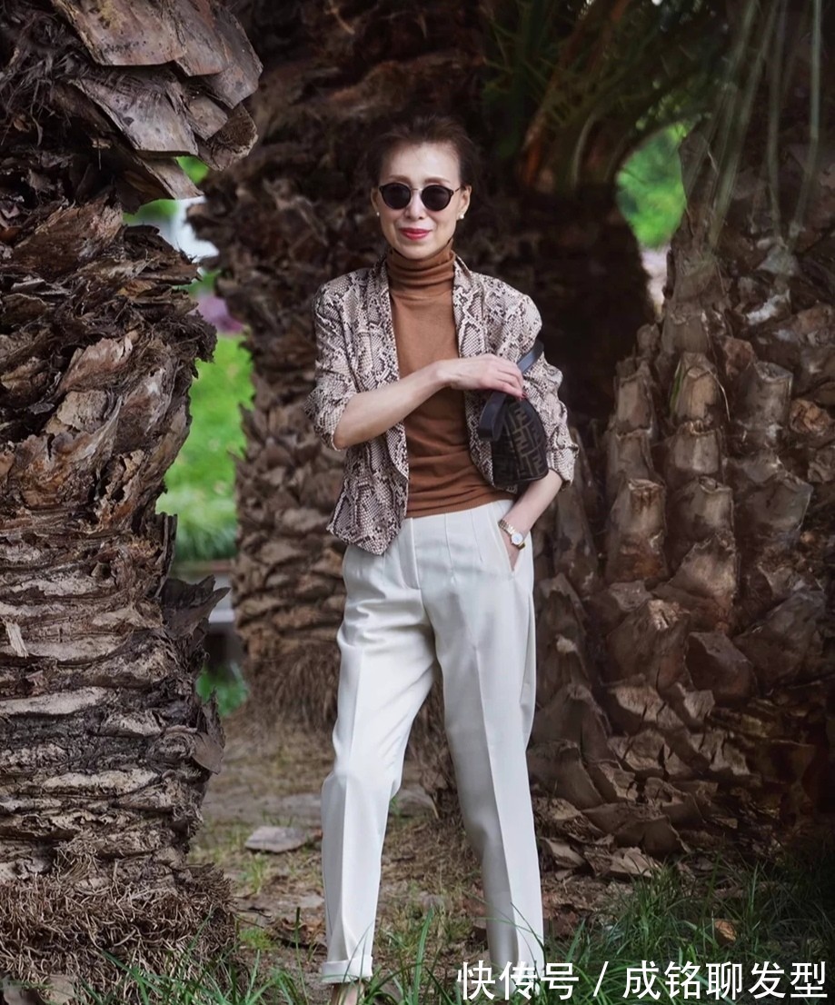 减龄|谁说年纪大就只能保守?这几位大龄女性的优雅穿搭术,洋气还减龄