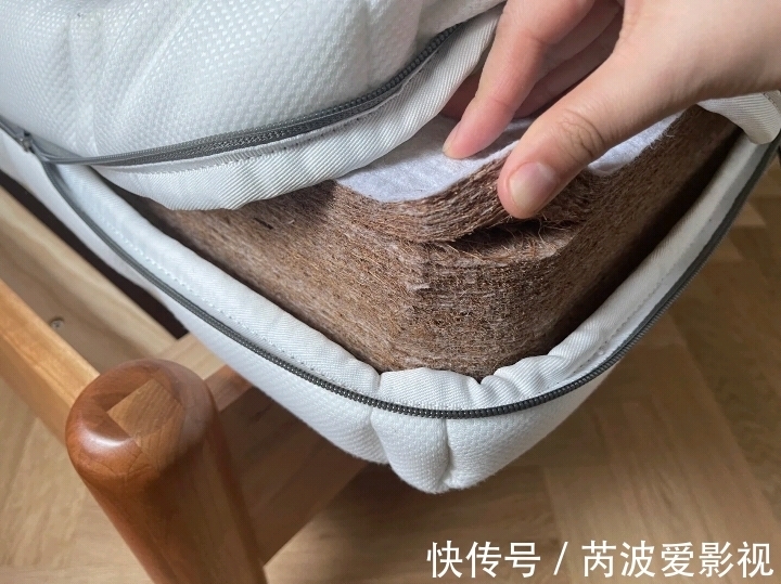 地毯|卧室里的6件鸡肋家具，买回来就是找罪受，妥妥的智商税！