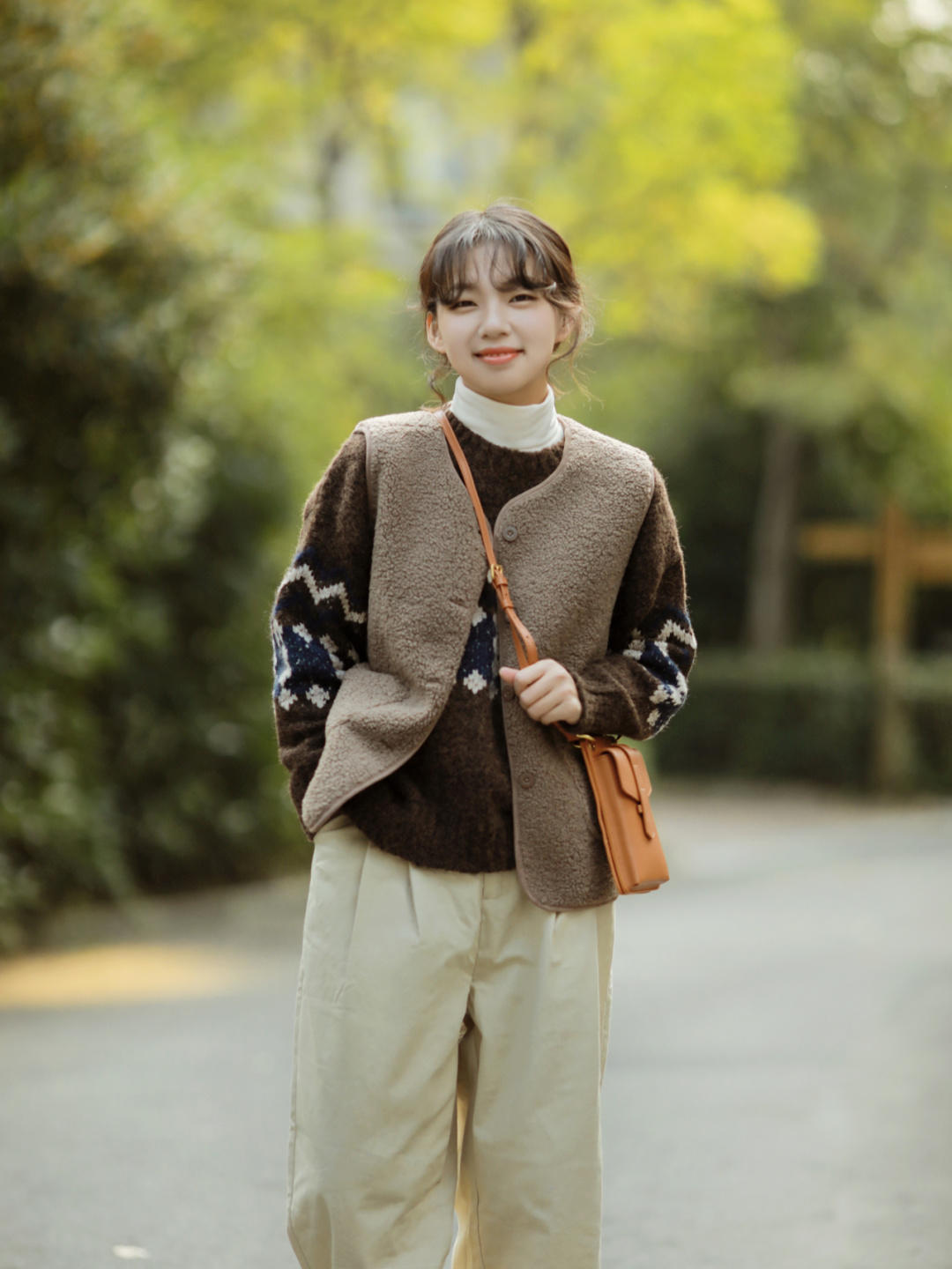 连衣裙|矮个子女生可以多穿“羊羔绒外套”,不仅可爱还保暖,简约不挑人