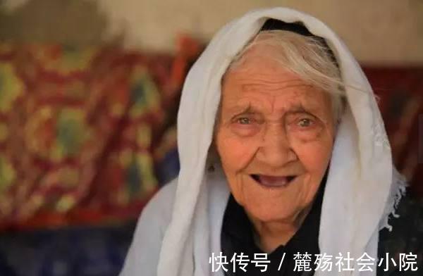 老人|132岁老人一年四季都喝凉水,她说长寿靠3点,但1事从来不碰