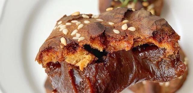 一道自制的红糖糯米糕,软糯香甜,甜点制作可没你们想的那么复杂!