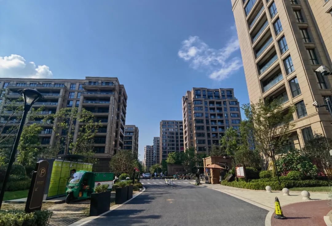 中介|“六万人摇”跌落神坛!西溪公馆“试水”3个月 成交价在未来科技城垫底