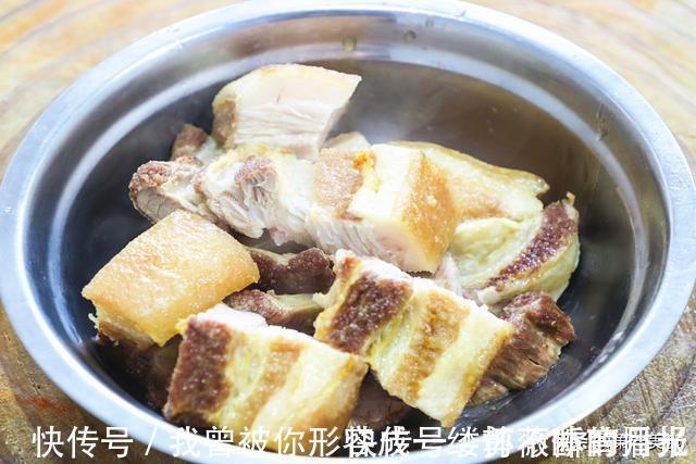 炖猪肉时,这1种调料不能放,否则猪肉又老又柴,很多人都不懂