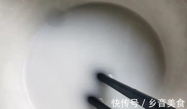 青红椒|秋天养胃常吃山药,这样做简单快手没难度,每次一大盘不够吃的!