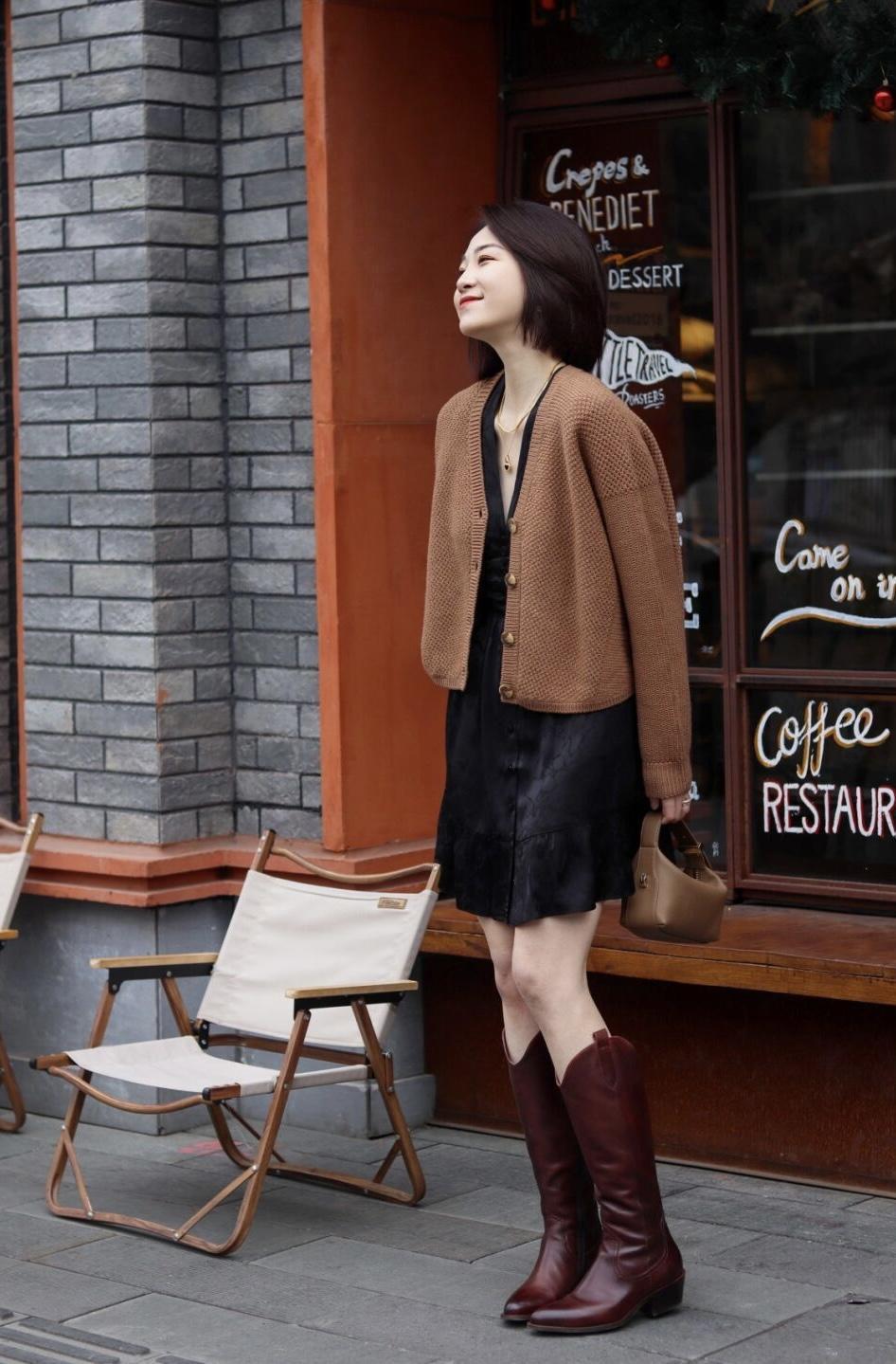 搭配 “针织衫”怎么穿才洋气?这些搭配温柔舒适还不挑人,咋穿都好看