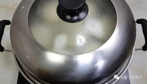 蒸发馒头时，切记不要直接加酵母，掌握正确做法，我家一周吃五次