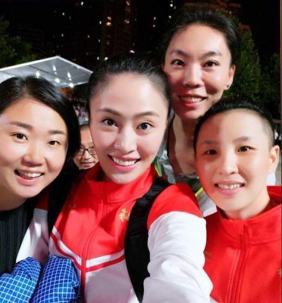马蕴雯|薛翼枝赴美打球,与张萍、马蕴雯有些相似,中国女排的副攻遗珠?