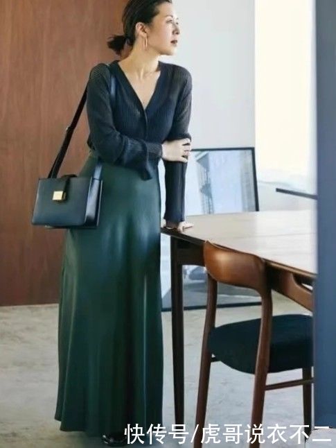 彩色系|50岁微胖女人懂穿衣更优雅，日本顶级搭配师的夏日私服，优雅气质