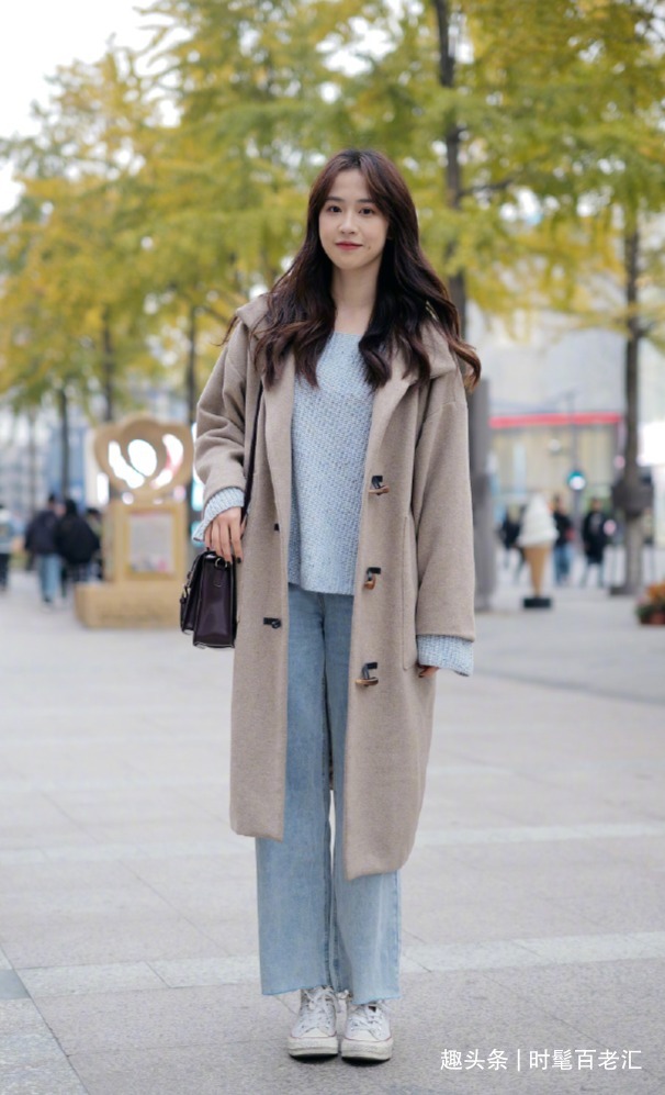 膝下 最近火了一种大衣,叫“膝下不过踝”,时髦显高,小个子也适合