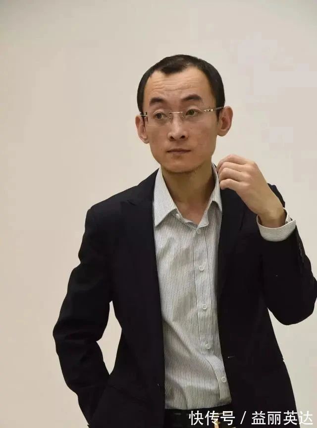 书法家协会!他的草书“乱如麻绳”,缠缠绕绕,却斩获了全国第三届扇面一等奖