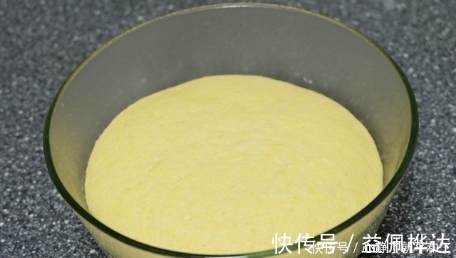 面团|粗粮细做,玉米面最好吃的做法来了,不用蒸不用烤,孩子们都说好