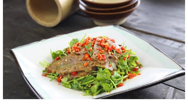 女子|吃一次等于喝“一桶油”,42岁女子脑梗离世,只因爱喝1种水