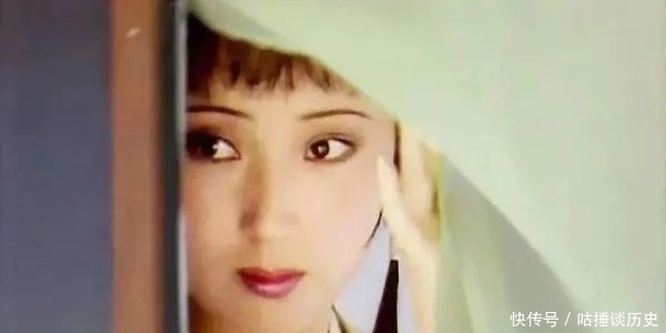  对黛玉|王熙凤初见黛玉，优秀的表演功底就压服了贾府上下众人