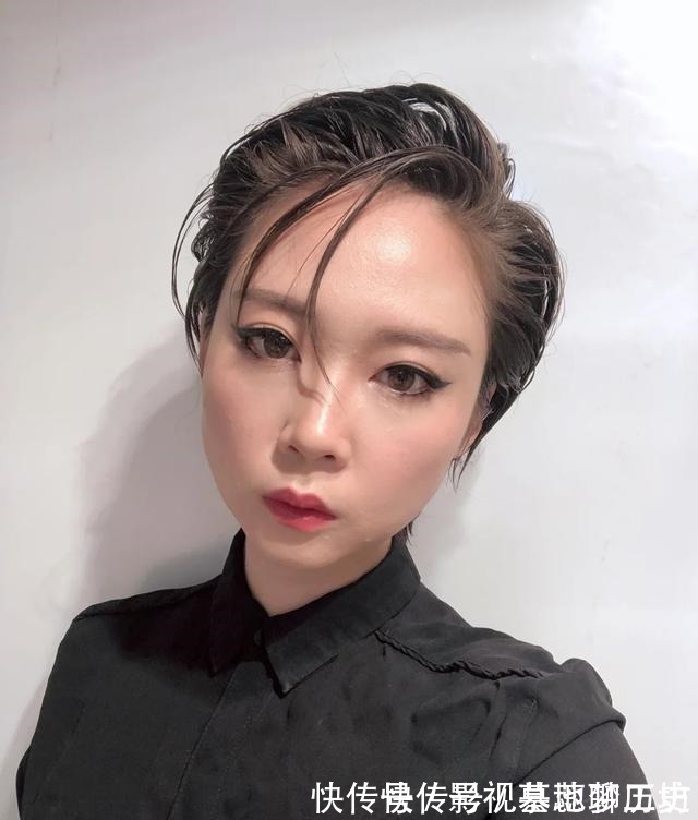 长发披肩 容易“拉低颜值”的3个发型,很多人觉得时尚,实际上却遭人嫌弃!