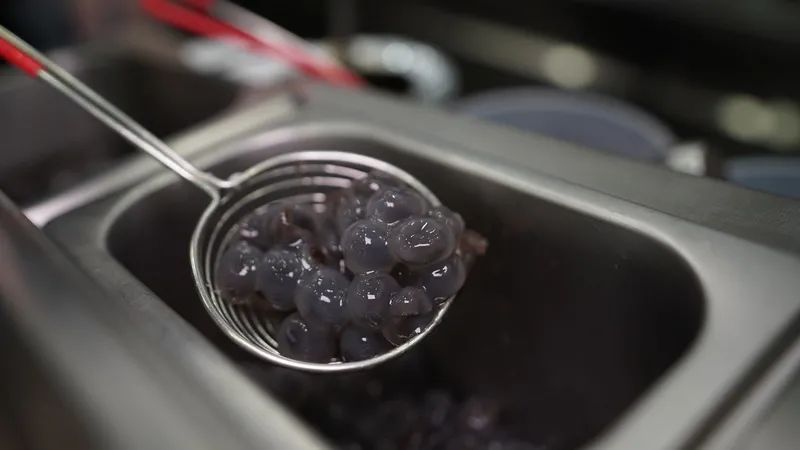 是真的吗|汤圆是“发物”，老人和孕妇不能吃？专家解答来了→