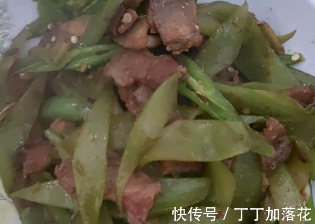 莴笋炒五花肉|莴笋炒五花肉！