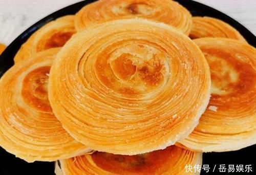 花生米里加上3个鸡蛋,没想到这么好吃,不用炸也不用煮!