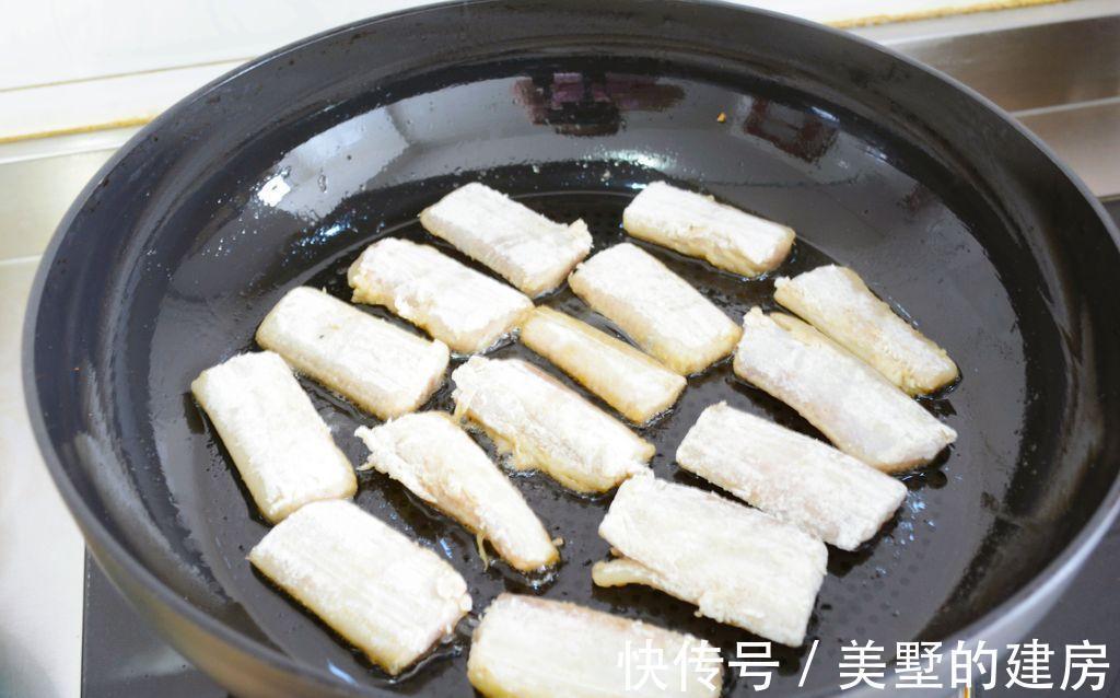 家常香煎带鱼，外酥里嫩，咬一口味道真赞，家人都爱吃