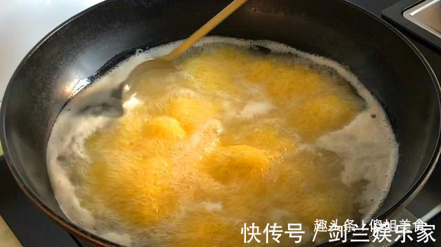 熬小米粥时，有人加油、有人加碱都不对！教你正确做法，太香了