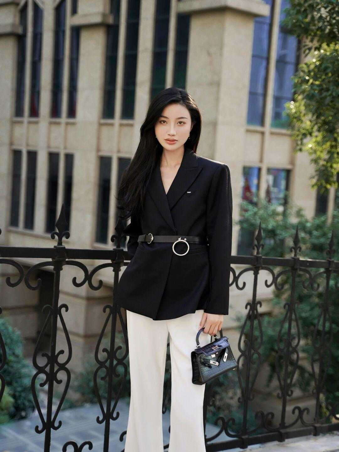 小蛮腰 早春职场通勤怎么穿?这些西装干练利落又不挑人,照着穿准没错