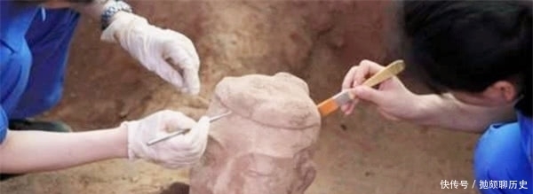 烧制|兵马俑真是用真人烧制?一尊兵马俑裂开后,千古谜题终于天下大白