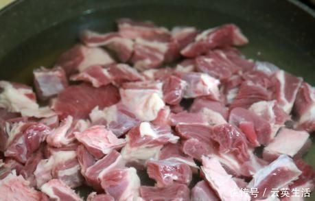 炖牛肉别用高压锅,教你一招,牛肉软烂入味,一点也不塞牙