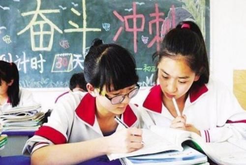 高中|5年小学、2年高中？等来的不是欢呼雀跃声，而是家长的重重质疑