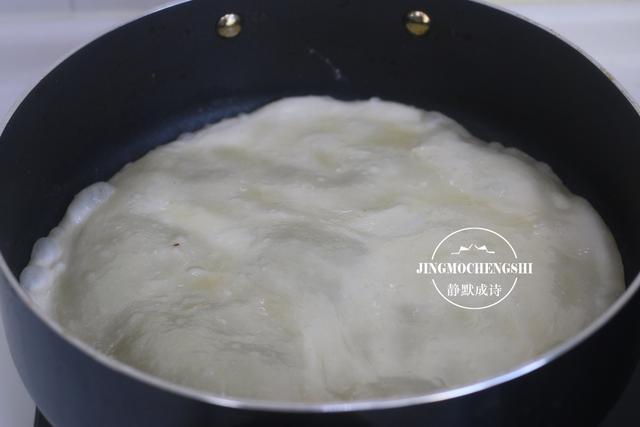 这才是烙饼的正确做法，外酥里嫩层次分明，每个步骤都详细告诉你