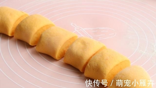 比面包还好吃的豆卷,萝卜和面红豆当馅,软糯可口味道佳