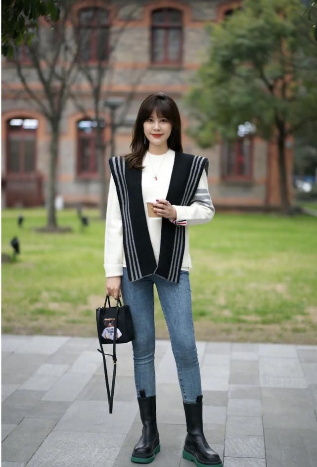 黑裤穿腻了，那就来试试这几款“彩色裤子”，洋气时髦不撞衫