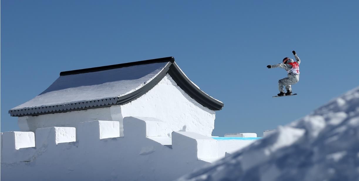 孙大圣|龙纹雪板、锦鲤头盔……冬奥赛场上“中国风”太酷了