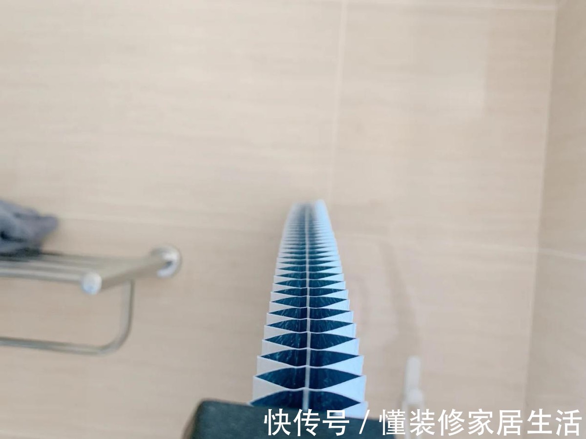 干湿分离|恕我直言，越小卫生间，越要重视干湿分离，靠一个隐形浴帘就够了