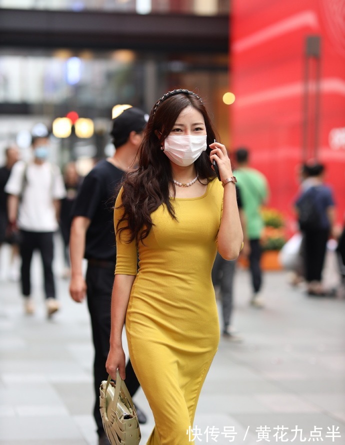 身材 33岁微胖“阿姨”的连衣裙,既显身材又有气质,一般女孩难以驾驭!