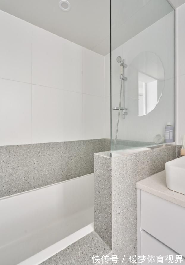 装修|新婚夫妇装修前的决定是对的,坚持不要客厅,解救了81㎡小户型