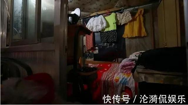18㎡“棺材房”挤下2对夫妻,丈母女婿睡上下铺,一翻身床嘎吱响