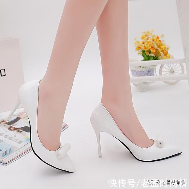女人味|想要更多的气质，多点女人味，还得靠尖头高跟鞋