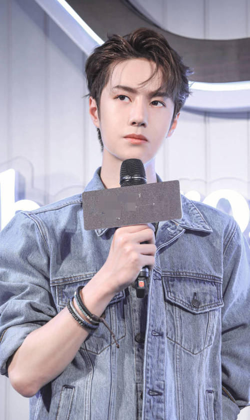 艺人热度排行：赵丽颖跌出前5，肖战来袭，当红小生强势拿下第1