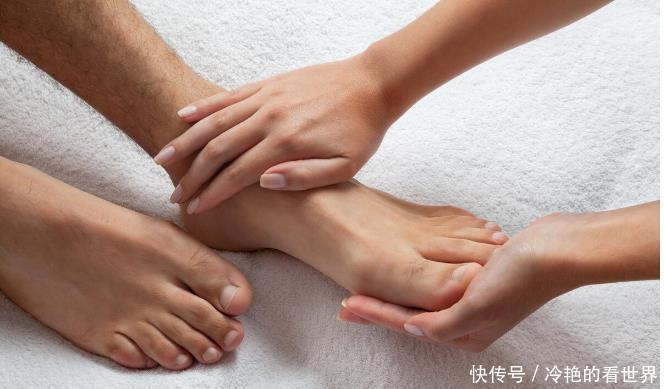 医院检查|糖尿病总是静悄悄,医生提醒,脚上出现3个信号,尽早去医院体检